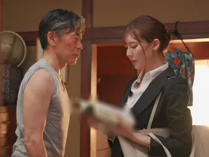 APKH-162 "Tôi muốn bị làm nhục... Hãy biến tôi thành một kẻ biến thái..." Một video góc nhìn bị cấm của một cô gái giống thần tượng trong bộ đồng phục học sinh đang chơi với một con "của quý" bằng tuổi bố cô trên đường về nhà sau giờ học và phát điên vì sung sướng Risa Shiroki